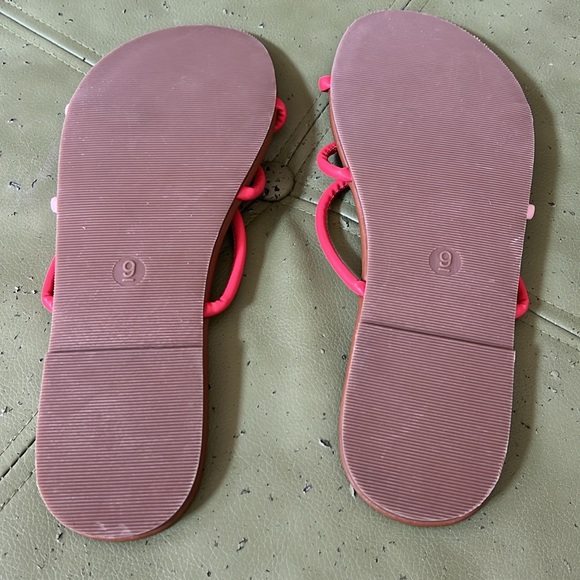 Shade and Shore Sandals - Picture 2 of 2